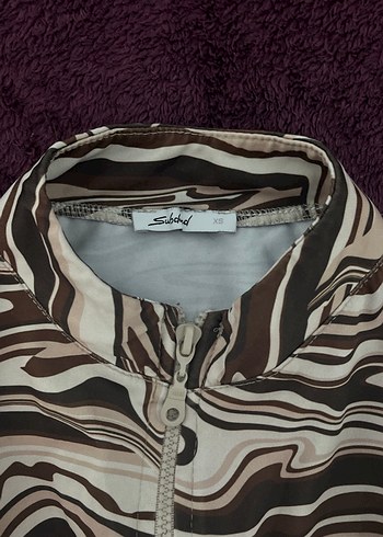 Kahverengi Batik Desenli Uzun Kollu Bluz - Görsel 2