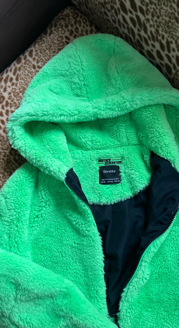 Yeşil Kapüşonlu Sıcak Kadın Ceketi - Görsel 2