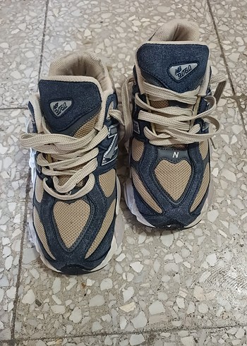 NB Lacivert Gri Bağcıklı Kadın Spor Ayakkabı