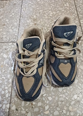 New Balance NB Lacivert Gri Bağcıklı Kadın Spor Ayakkabı