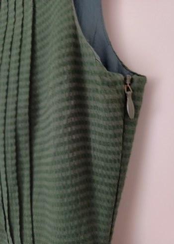 Yeşil V Yaka Piliseli Elbisesi - Görsel 3