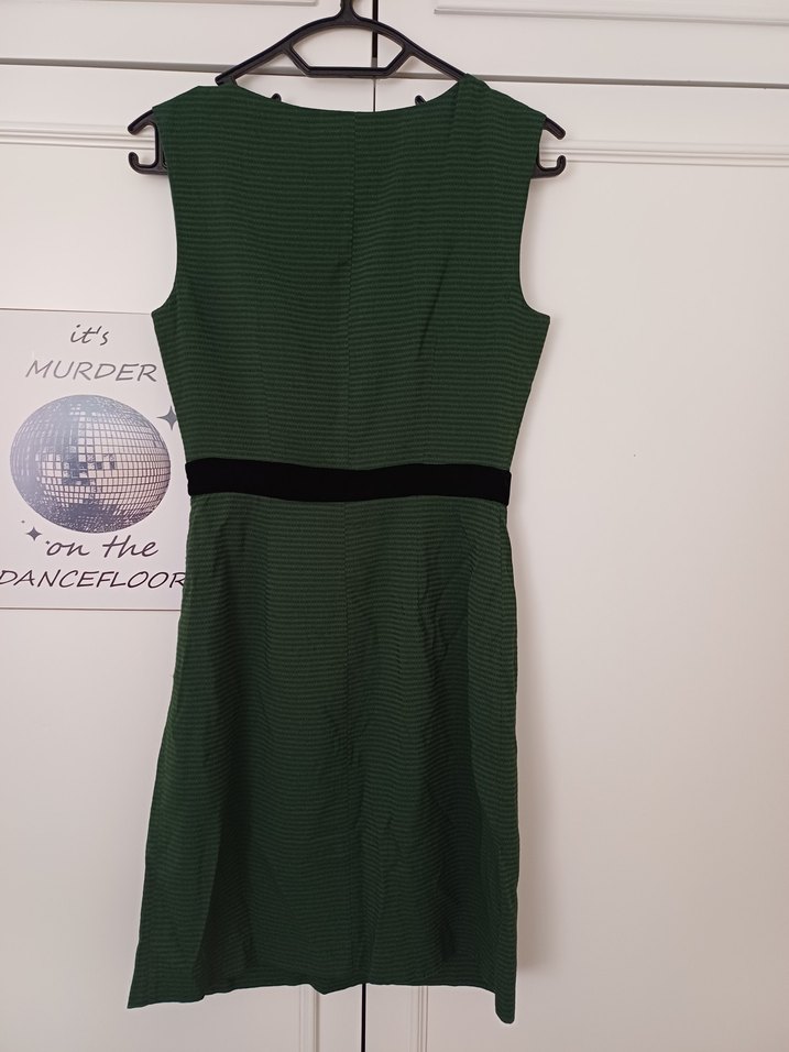 Yeşil V Yaka Piliseli Elbisesi - Görsel 5