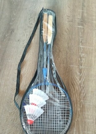 Badminton set