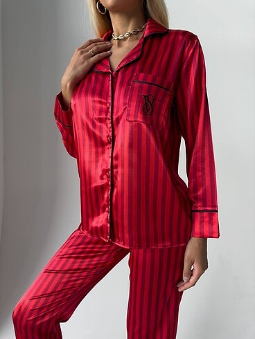 Penti saten uzun kollu kırmızı çizgili pijama takımı