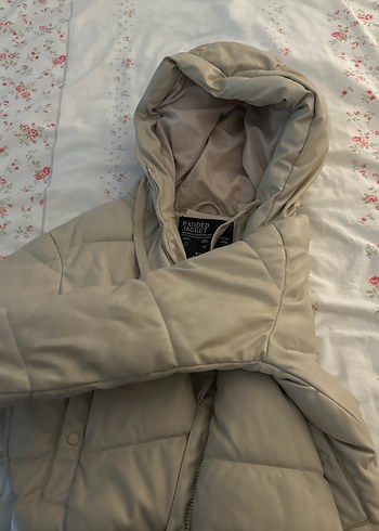 Bershka Bej Kapüşonlu deri mont