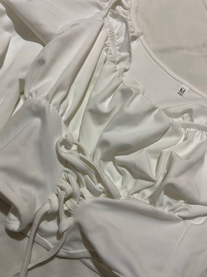 Beyaz Keten Drapeli Askılı Bluz - Görsel 2