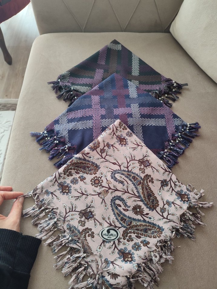 boncuklu eşarp - Görsel 2