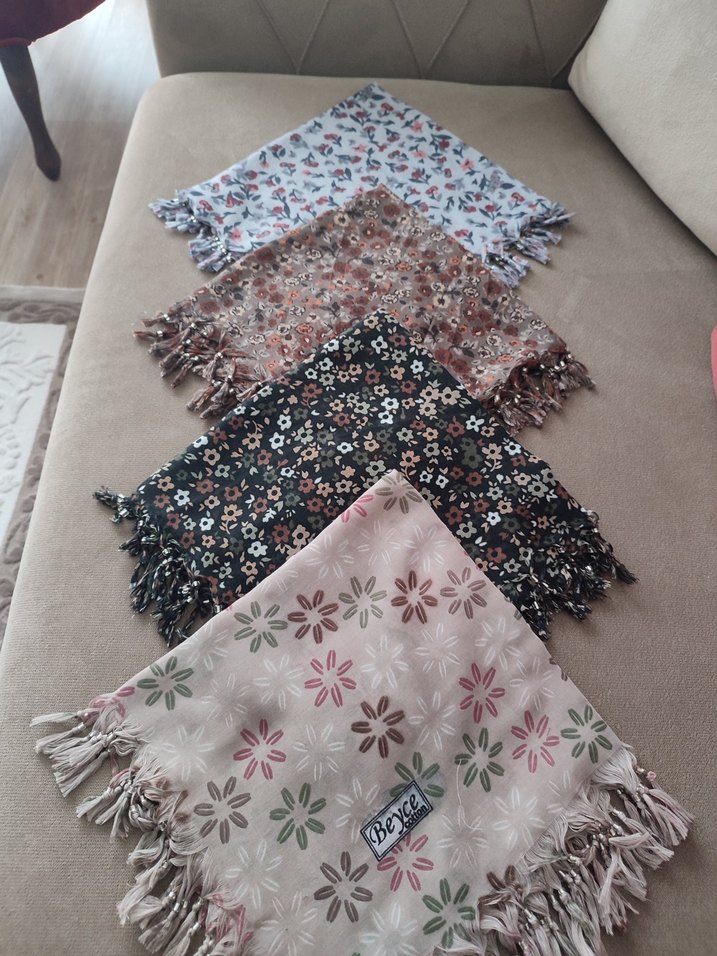 boncuklu eşarp - Görsel 2