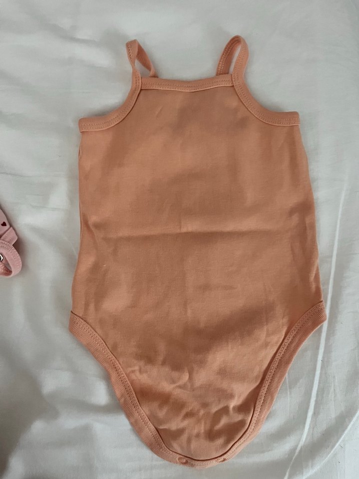 İki adet iyi durumda Kız Bebek  Askılı Bodyler - Görsel 2