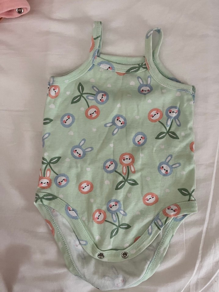 İki adet iyi durumda Kız Bebek  Askılı Bodyler - Görsel 3