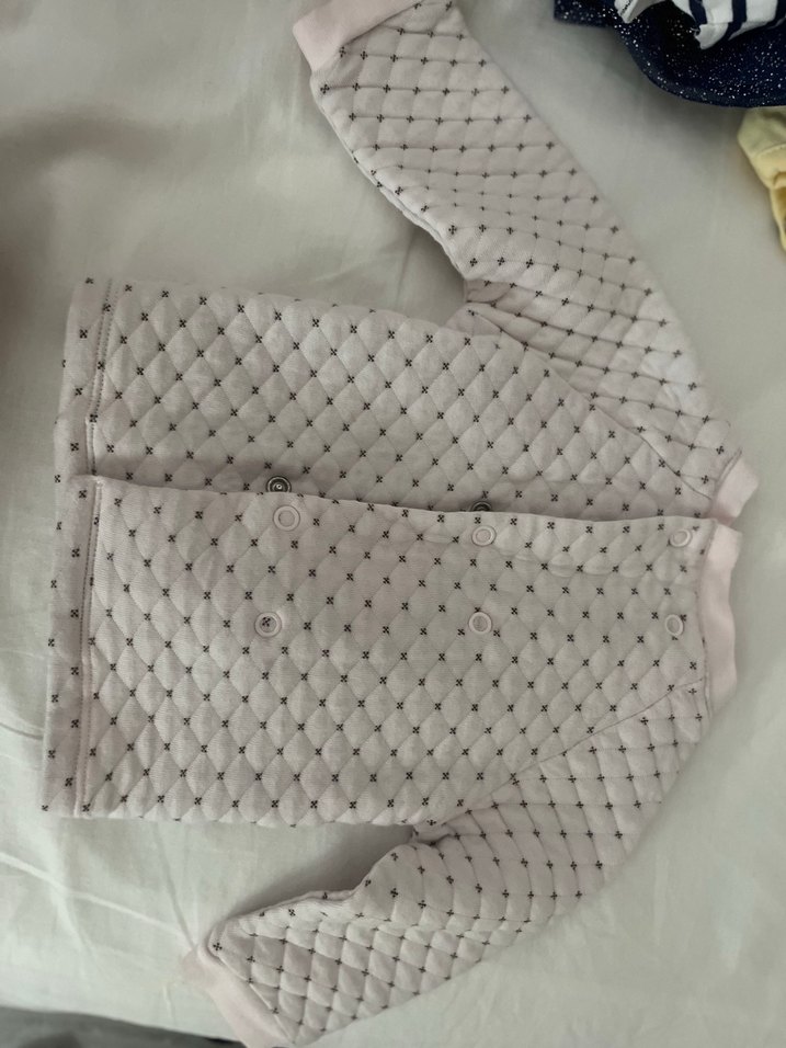 Boboli Pudra rengi yumuşacık Uzun Kollu Bebek Üstü hiç giyilmedi - Görsel 2