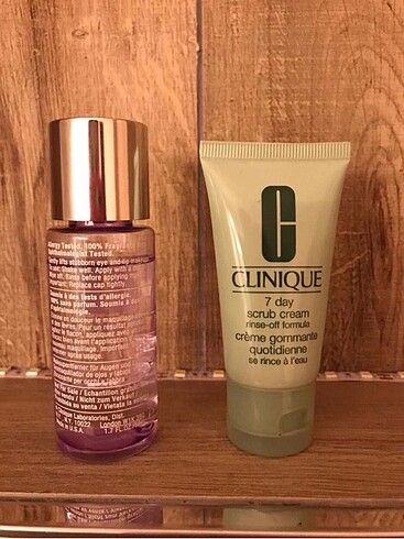 Clinique Clinique Scrub Krem ve Makyaj Temizleme