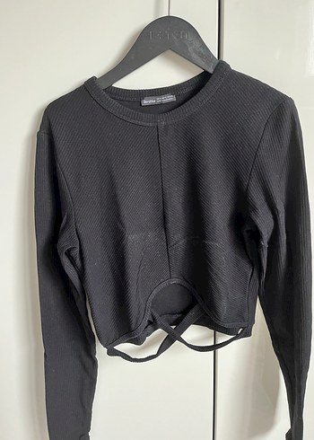 Uzun Kollu Siyah Crop Bluz