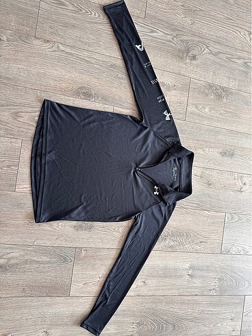 Under Armour XS/S sweatshirt