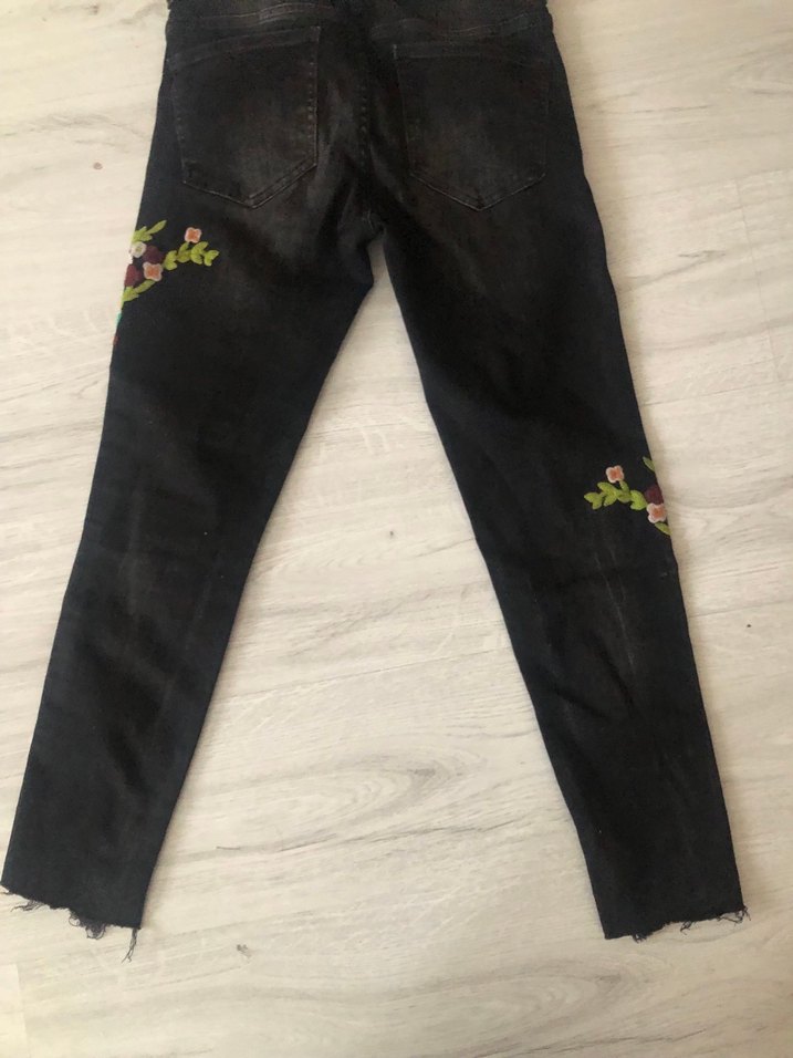 Nakışlı Siyah Bol Kesim Kadın Kot Pantolon - Görsel 5