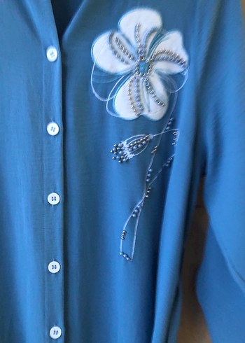 Düğmeli Mavi Nakışlı Uzun Keten Elbise - Görsel 2