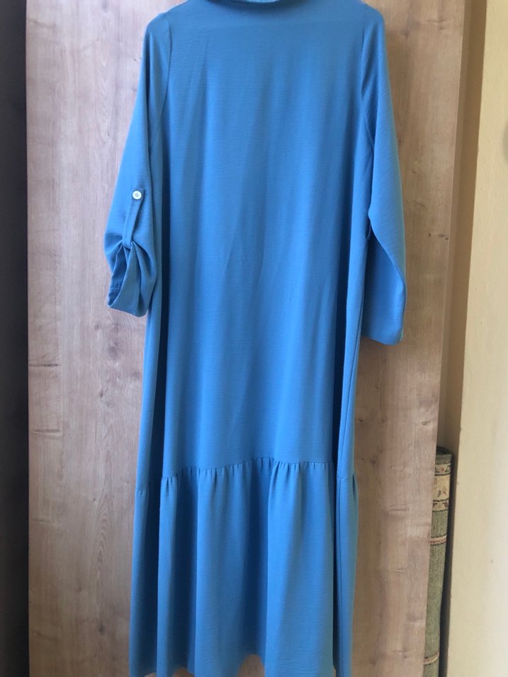 Düğmeli Mavi Nakışlı Uzun Keten Elbise - Görsel 5