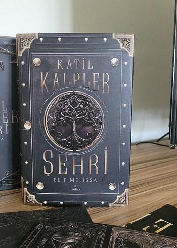  Katil Kalpler Şehri - Elif Melissa