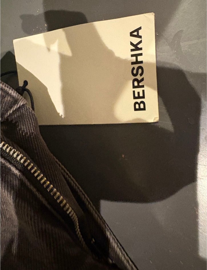 Bershka Taşlı Jean — görsel 3/8