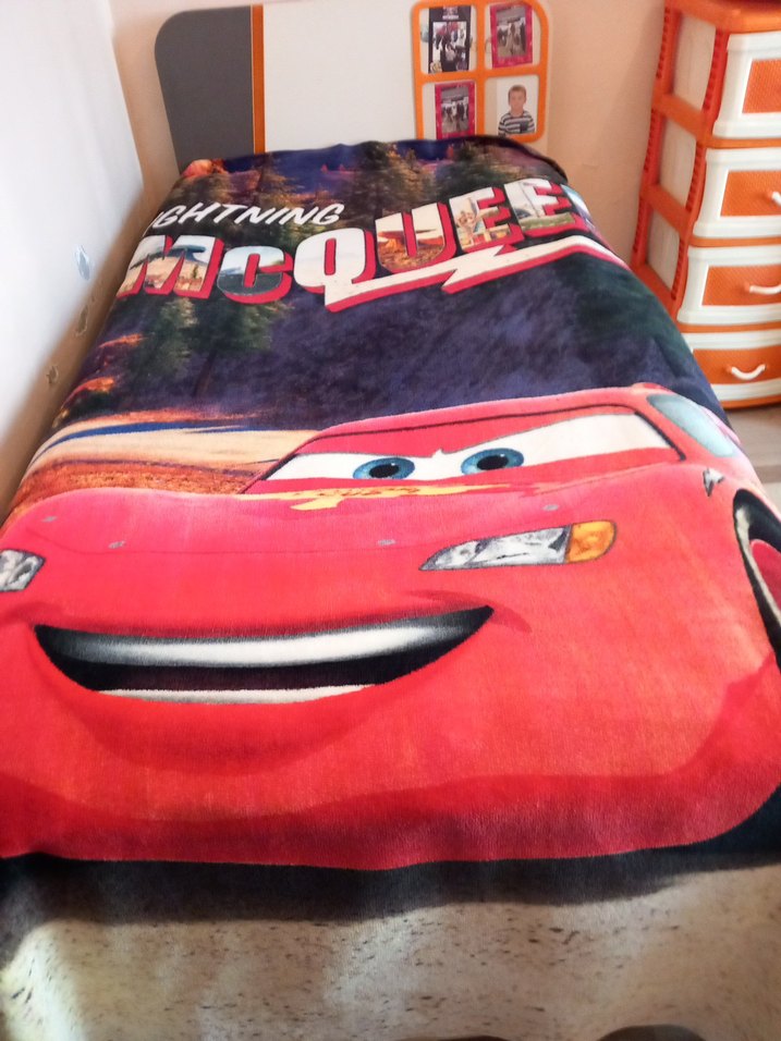 Şimşek McQueen'li tek kişilik battaniye - Görsel 4