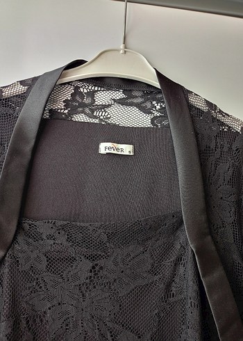 Trendyol & Milla Siyah Dantelli Midi Straplez Elbise