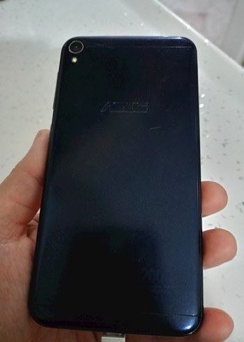 Kırık Ekranlı Siyah Android Telefon - Görsel 3