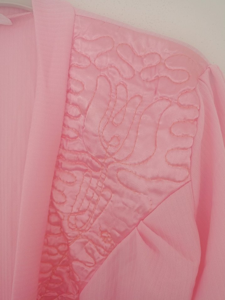 Pembe Nakışlı Uzun Kadın Sabahlık - Görsel 4