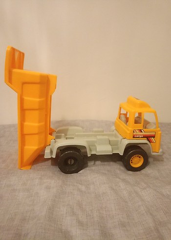 Sarı Oyuncak Kamyonet - Görsel 3
