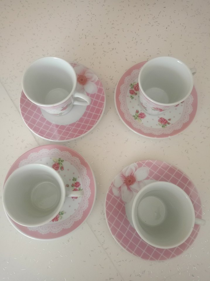 Pembe Desenli 4'lü Çay Fincanı Seti - Görsel 2
