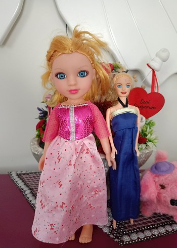 Barbie Bebek ve Peluş Köpek