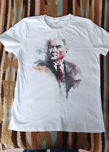 Atatürk Baskılı Beyaz Kısa Kollu Tişört