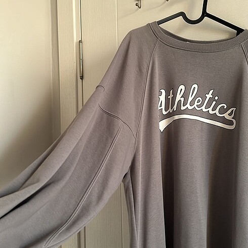 Suud Collection Manuka baskılı sweat