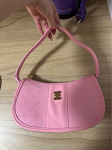 Pembe kol cantasi