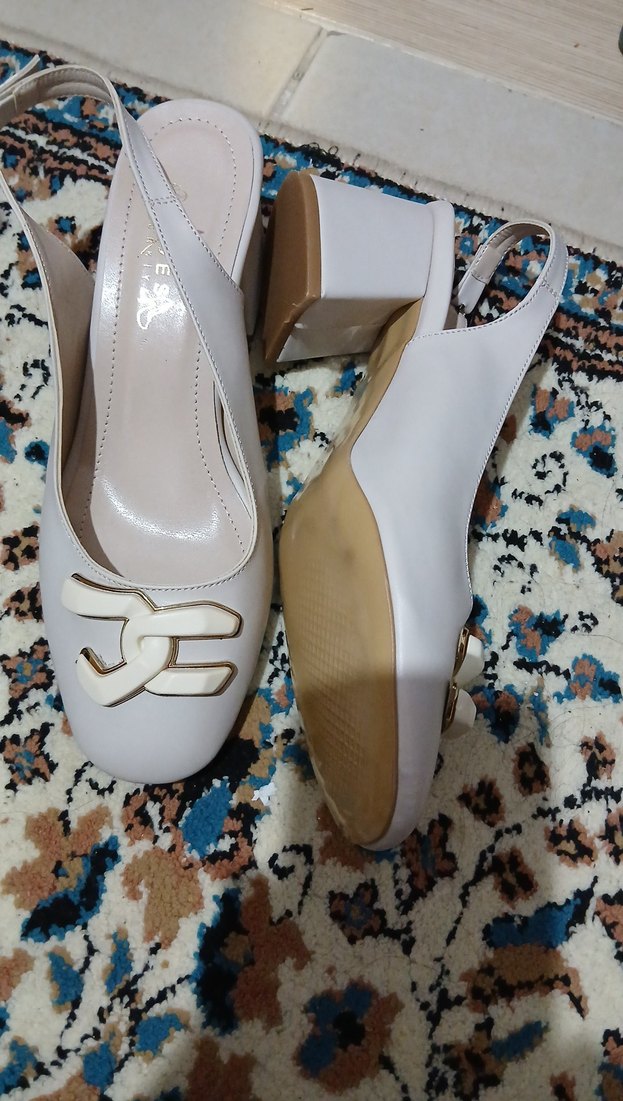 Beyaz Tokalı Kadın Topuklu Ayakkabı - Görsel 2