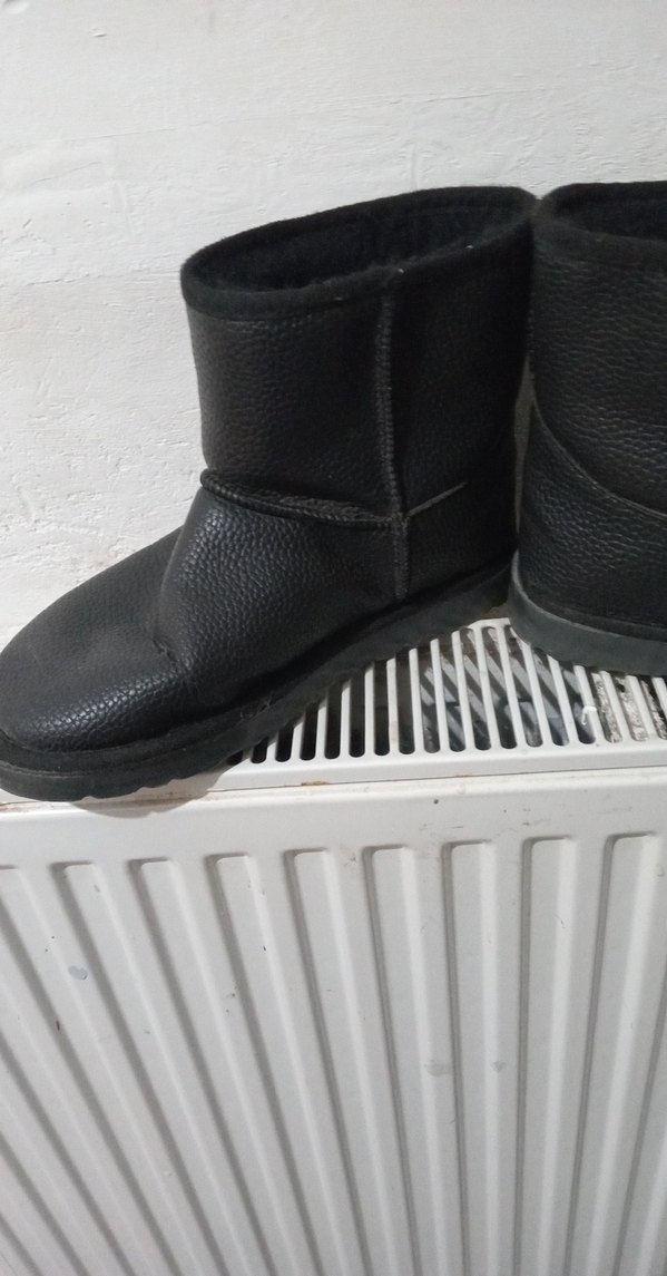 siyah bot - Görsel 3