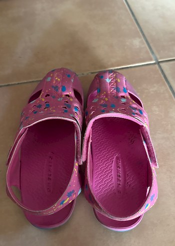 Skechers Kız Çocuk Pembe Renkli Baskılı Sandalet