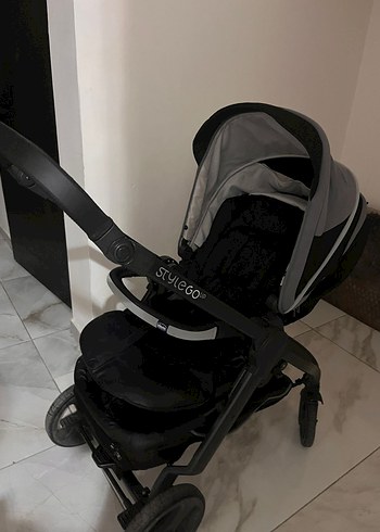 Chicco Gri ve Siyah Bebek Arabası