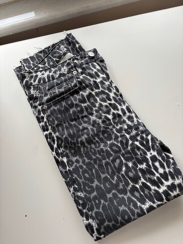 Zara Zara leopar desenli jean