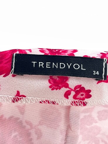 34 Beden çeşitli Renk Trendyol & Milla Kısa Elbise %70 İndirimli.
