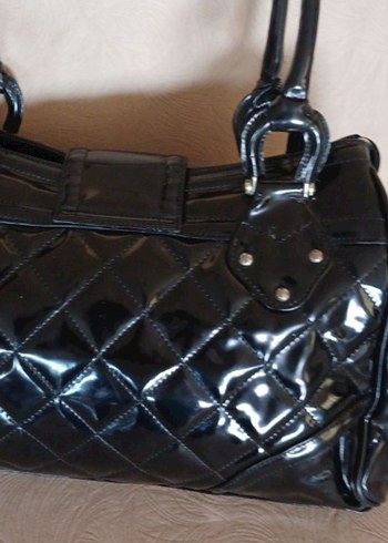 Siyah Parlak Deri Tokalı Kadın Çanta - Görsel 3
