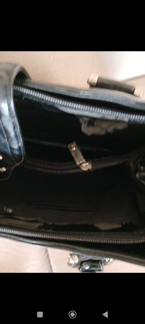 Siyah Parlak Deri Tokalı Kadın Çanta - Görsel 4