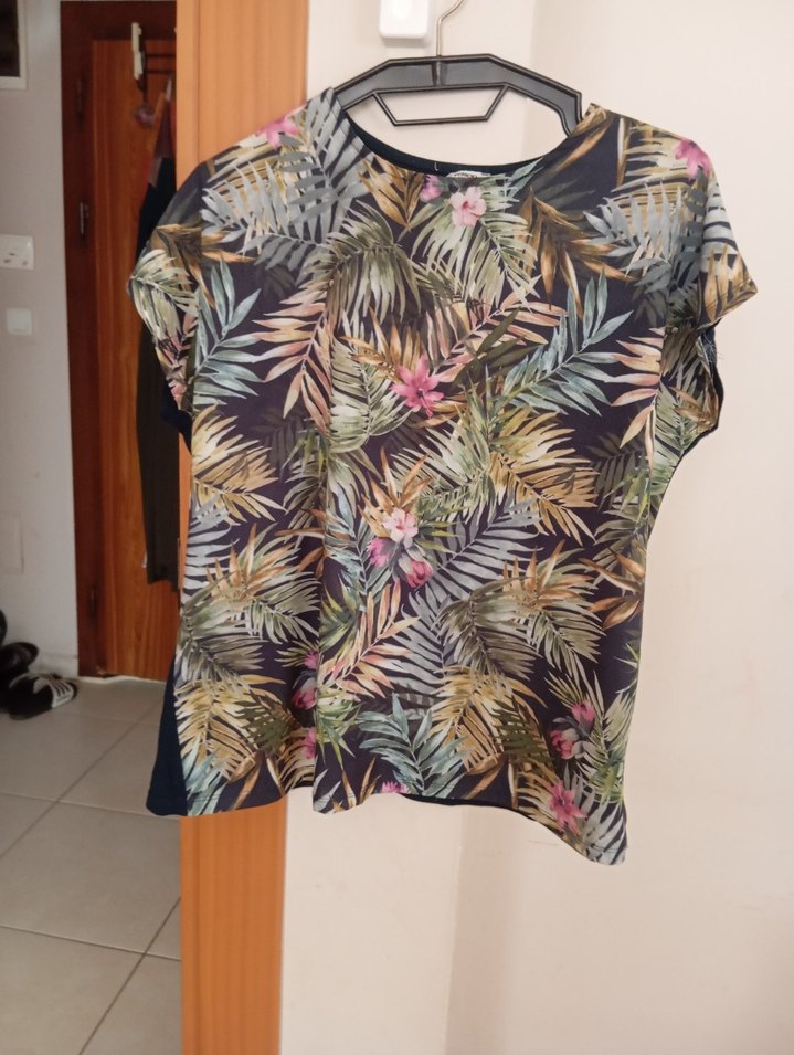 Çiçek Desenli Kısa Kollu Kadın Bluz - Görsel 2