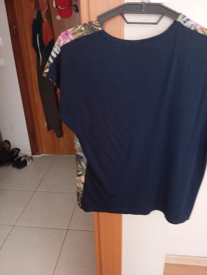 Çiçek Desenli Kısa Kollu Kadın Bluz - Görsel 3