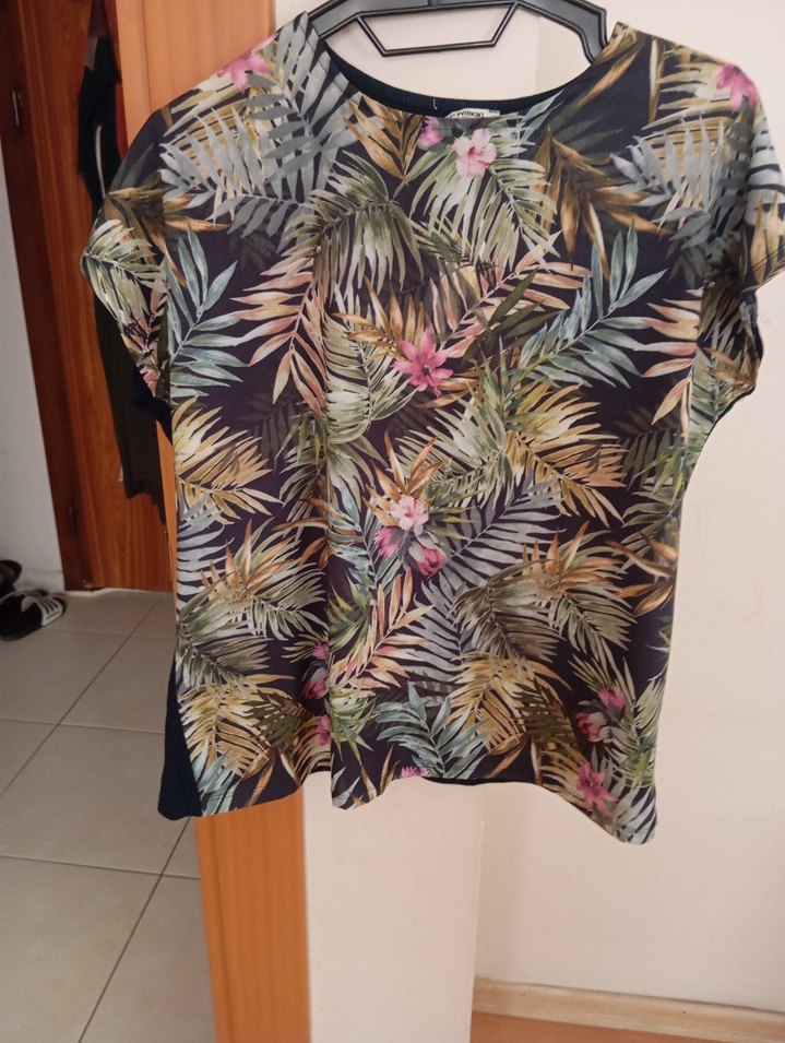 Çiçek Desenli Kısa Kollu Kadın Bluz - Görsel 4