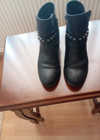 Gri Deri Tokalı Blok Topuklu Bot - Görsel 7