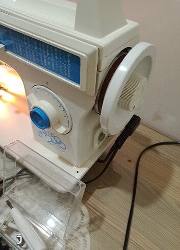 Singer dikiş makinası ve nanis makinası - Görsel 4