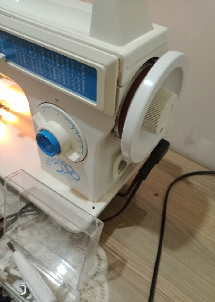 Singer dikiş makinası ve nanis makinası - Görsel 4