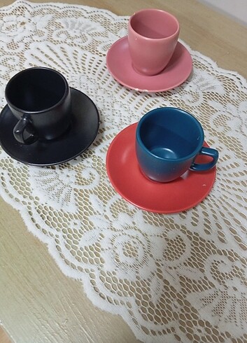 Üç adet fincan - Görsel 2
