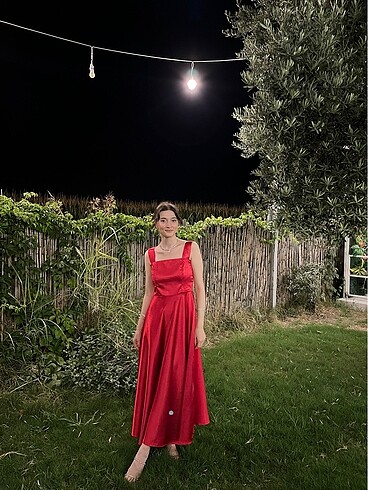 kırmızı abiye