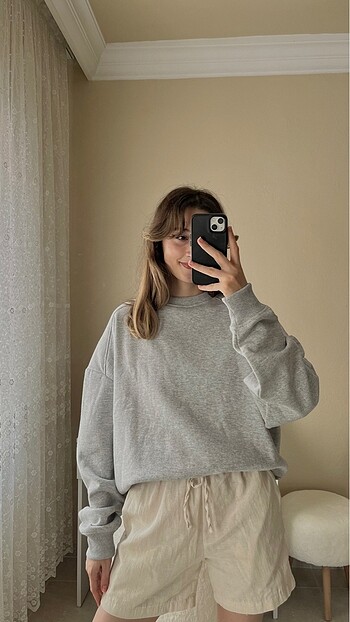 sweatshirt